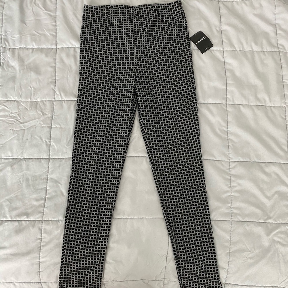 NWT Black square pattern pants